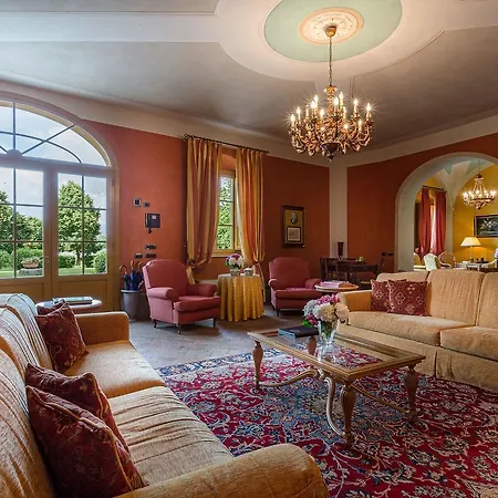 La Dimora Dell'inventore Luxury Oda ve Kahvaltı Capannori